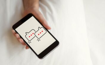 How to Sext Like a Pro: The Only Sexting Guide You Need