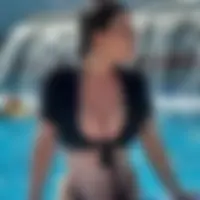 Angela, 24
