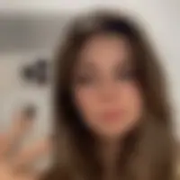 Elizabeth, 20