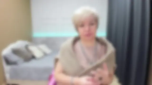 Chloe, 39