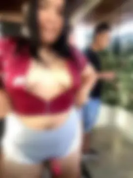 Laura, 30