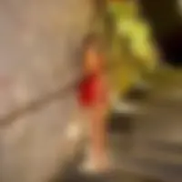 Adela, 28